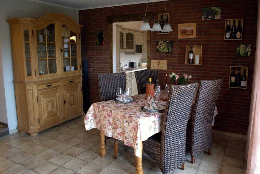 Casavitis Erholung Am Weinberg Apartment Lontzen Exterior foto